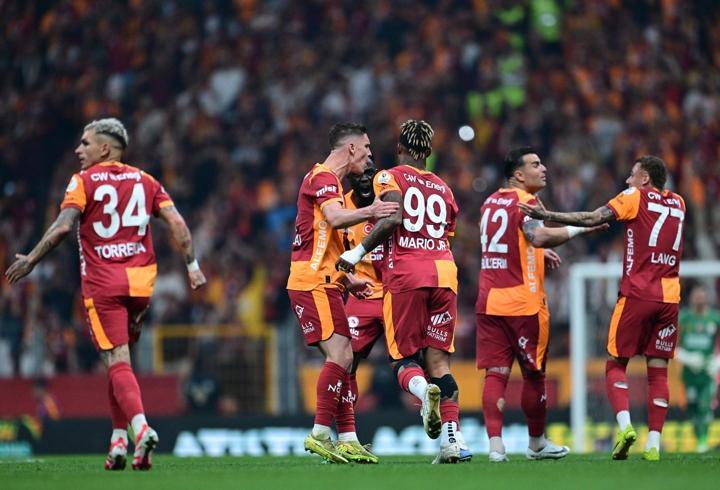Fenerbahçe, Trendyol Süper Lig'in 33. haftasında TÜMOSAN Konyaspor ile deplasmanda karşılaştı. Bu müsabakanın canlı anlatımı burada.1