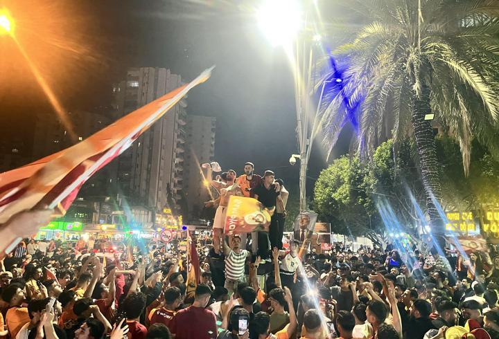 Galatasaray’ın şampiyonluğu Adana’da kutlandı