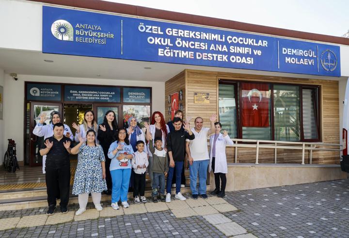 Özel bireylerden Anneler Günü'nde anlamlı sürpriz