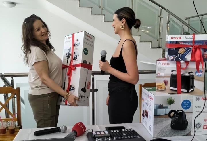 Ankara'da 'Anneler Günü'ne 3 bin gül dağıtıldı