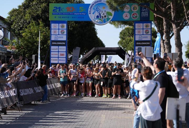 Çeşme Yarı Maratonu’nda ödüller sahiplerini buldu