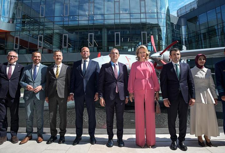 Belçika Kraliçesi Mathilde Baykar'ı ziyaret etti