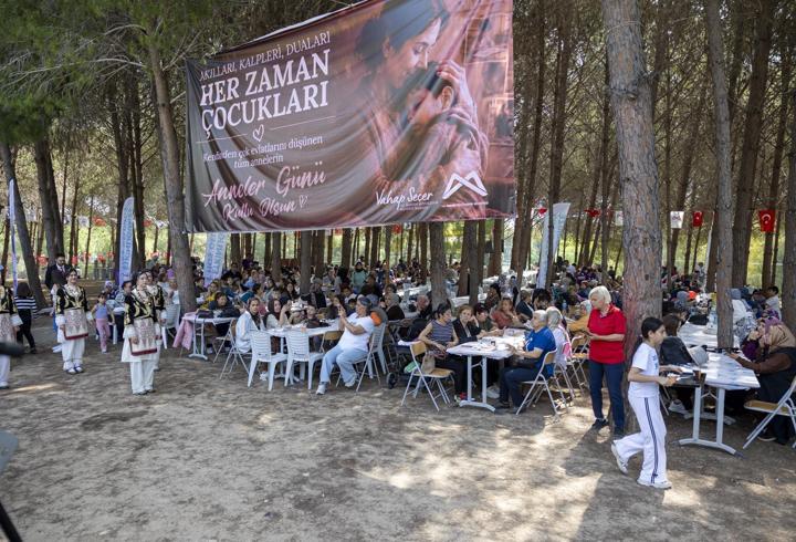 Anneler gönüllerince eğlendi
