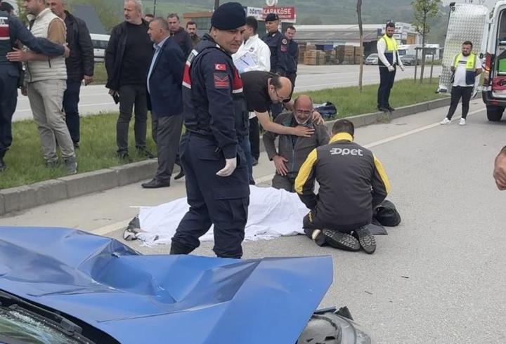 Minibüsten inip yolun karşısına geçerken otomobilin çarptığı kadın, öldü