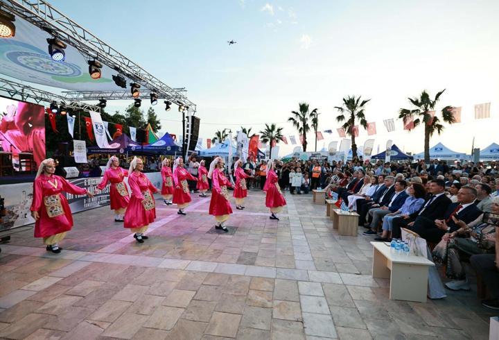 Ege'nin iki yakasına festivalle 'dostluk ve kültür köprüsü' kuruldu
