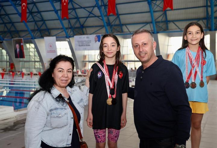 Gençlik Haftası’nda olimpik yüzme heyecanı