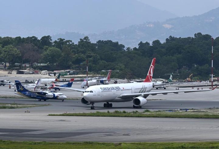 Nepal'e iniş yapan THY uçağında 'duman' tahliyesi