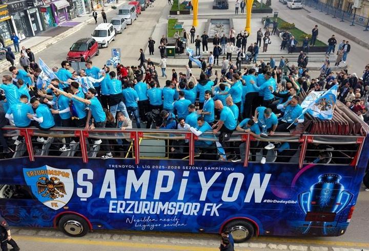 Erzurumspor FK, puan rekoru kırarak Süper Lig'e yükseldi