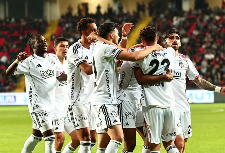 Beşiktaş'ta savunma hattı sil baştan