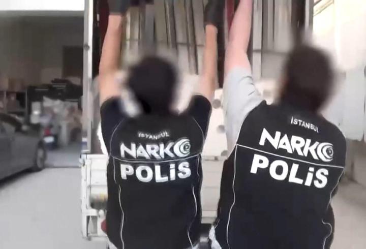 Bağcılar'da duş teknelerinin arasına gizlenmiş 92,5 kilogram uyuşturucu ele geçirildi
