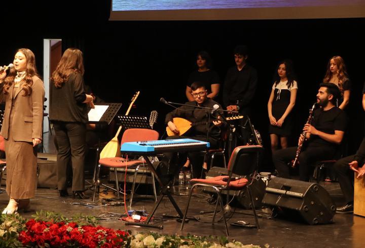 Liselilerden müzik şöleni