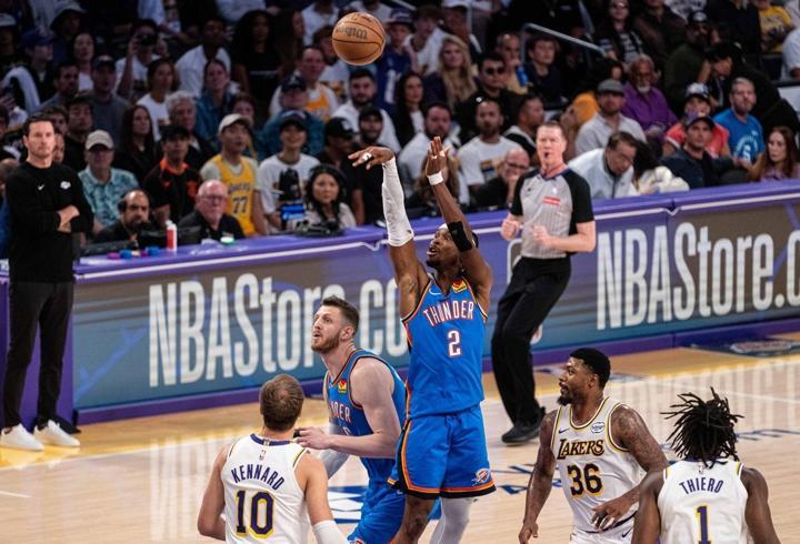 NBA'de son şampiyon Thunder, Batı Konferansı yarı final serisinde Lakers'ı süpürdü