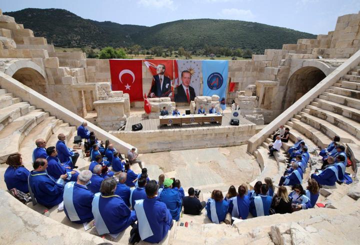 Akdeniz Üniversitesi Senatosu, antik kentteki Likya Birliği Meclis binasında toplandı