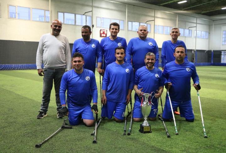‘Hayata sporla bağlan’ sloganıyla kurdukları ampute futbol takımını yeniden Süper Lig’e taşıdılar