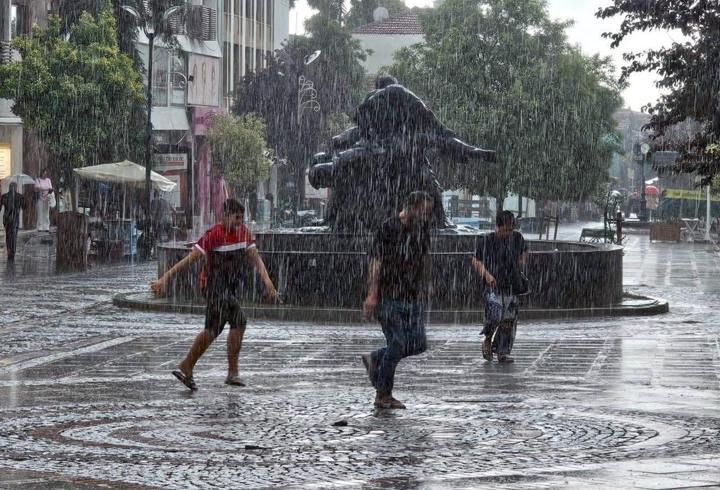 Edirne'nin kuzeyi ve Kırklareli için 'şiddetli yağış' uyarısı