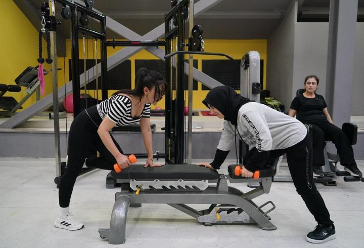 Adıyaman Belediyesi'nin spor salonu hizmete vermeyi sürdürüyor