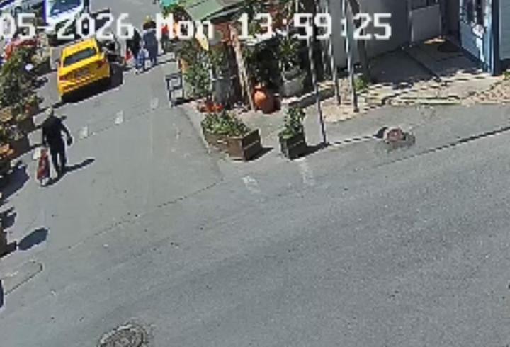 Şişli’de 79 yaşındaki kadın geri manevra yapan taksinin altında kaldı; yardımına çevredekiler koştu