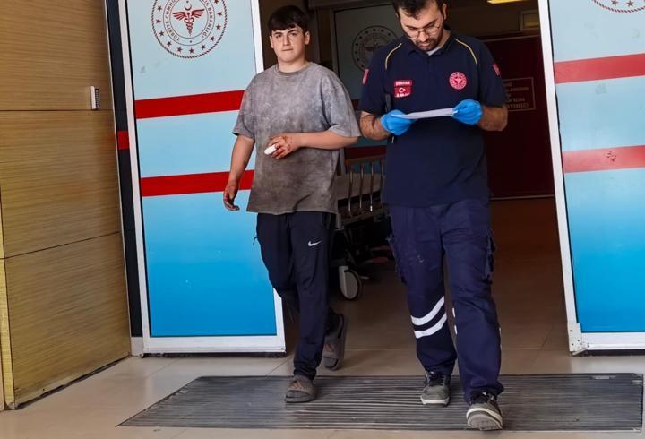 Demir doğrama atölyesinde kesim yaparken parmağı koptu