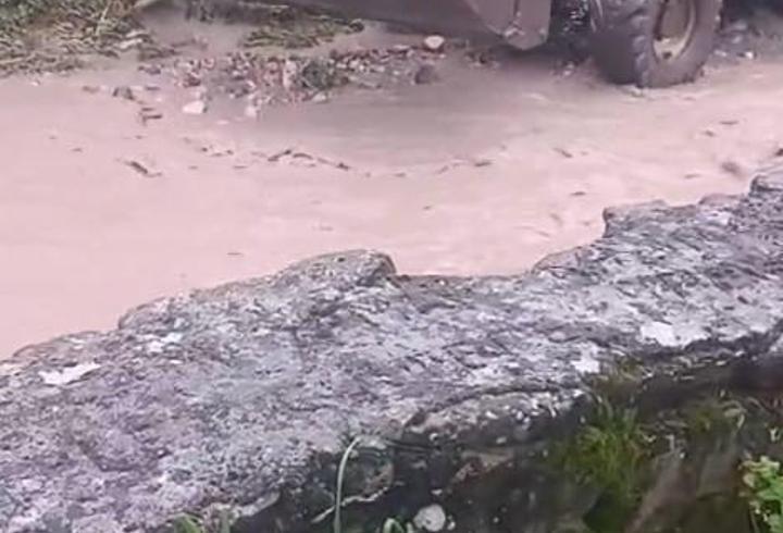 Karabük’te sağanak etkili oldu; mahsur kalan 3 kişi kurtarıldı