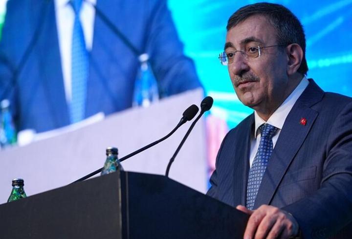 Kayseri merkezli 19 ilde düzenlenen yasa dışı bahis operasyonunda 115 kişi gözaltına alındı. Şüphelilerin banka hesaplarında yaklaşık 8,6 milyar TL’lik işlem hacmi tespit edildi.1
