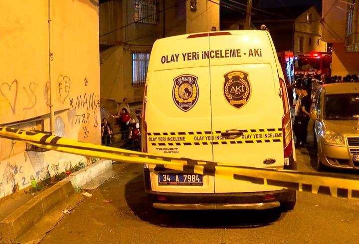 Eyüpsultan'da 3 katlı binada yangın: 2'si çocuk 4 yaralı