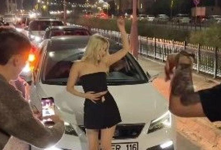 Sakarya'da yolu kapatıp dans etti, polis affetmedi