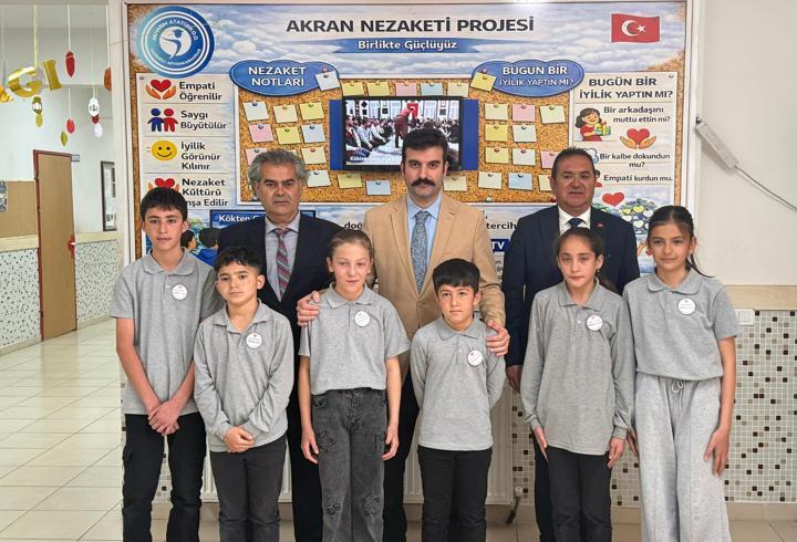 Ortaokulda 'Akran Nezaketi Projesi'