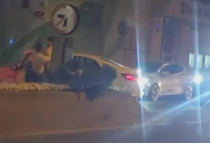 Bayrampaşa’da otomobil sürücüsü hatalı 'U dönüşü' kavgasında darbedildi