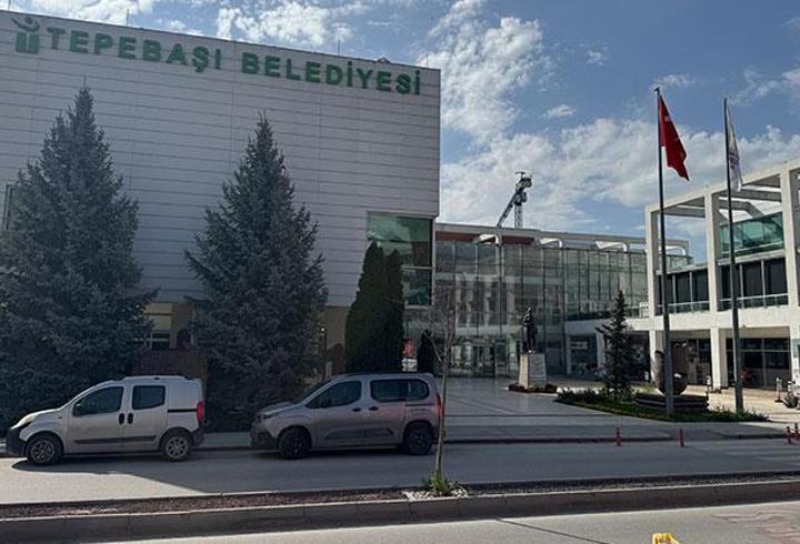 SON DAKİKA... Eskişehir Tepebaşı Belediyesi'ne yolsuzluk operasyonu: 20 gözaltı