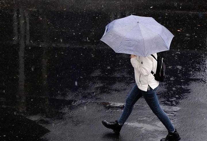 Hava yeniden soğuyor! Meteoroloji saat verdi: Fırtına ve sağanak geliyor...