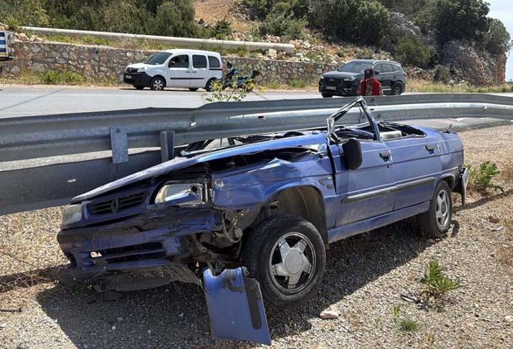 ÖLÜMDEN KIL PAYI KURTULUŞ! Araç kağıt gibi ezildi
