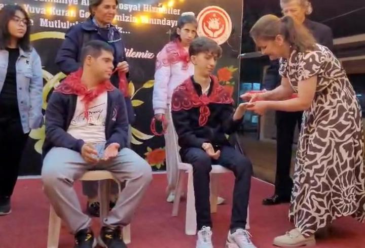 Özel bireylere temsili askerlik öncesi kına gecesi