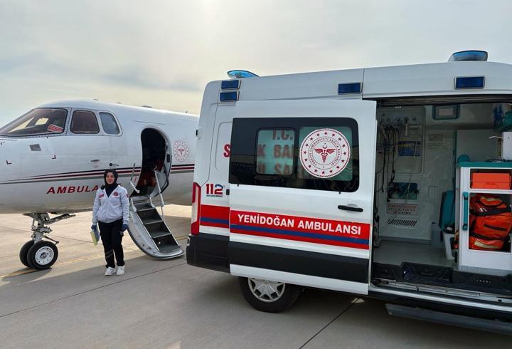 Kalbi delik doğan Bilge bebek, ambulans uçakla Ankara’ya sevk edildi