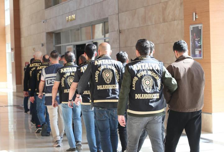50 milyon lira dolandıran 14 şüpheli tutuklandı