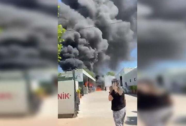 SON DAKİKA... Bursa'da yangın! Siyah duman gökyüzünü kapladı