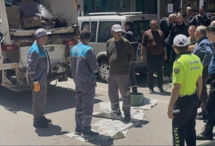 Çöp kamyonuna sıkışan temizlik görevlisi hayatını kaybetti
