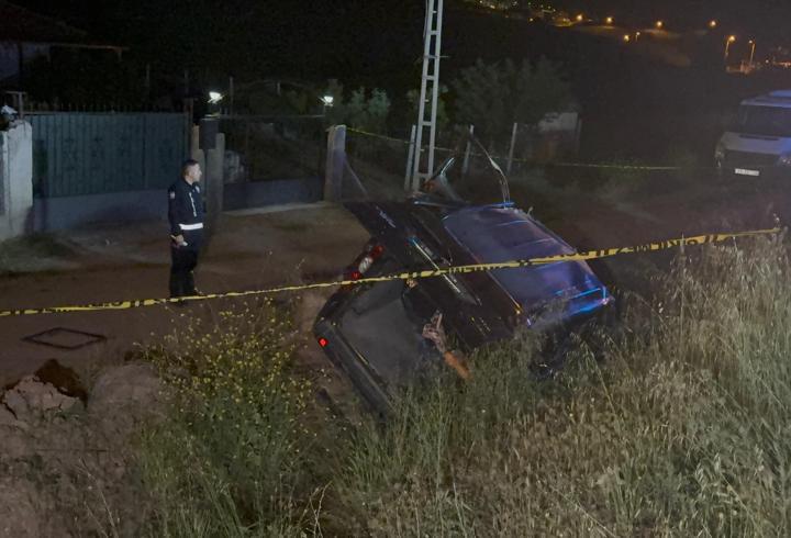 Kırıkkale'de hafif ticari araç şarampole devrildi; 1 ölü, 3 yaralı