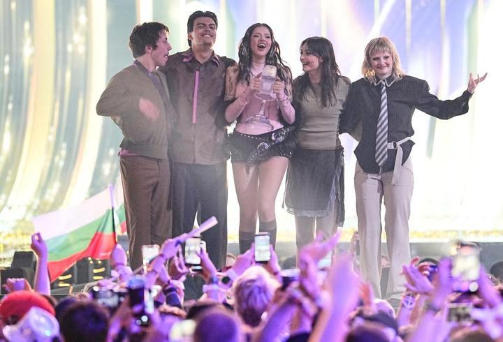Eurovision'da bir ilk: Komşu kupayı İsrail'in elinden çekti aldı