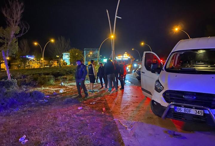 Ankara'da aydınlatma direğine çarpan motosiklet sürücüsü öldü
