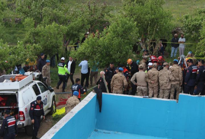 3 kişinin öldüğü, 1 kişinin hastanede tedaviye alındığı kuyu faciasında komşuları son anda kurtulmuş