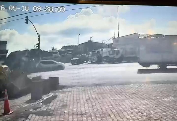 Arnavutköy’de zincirleme kaza kamerada: 1’i ağır 5 yaralı