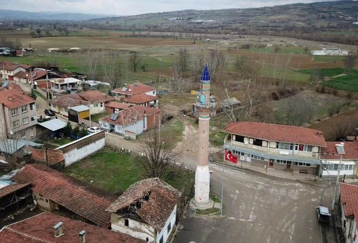 Camisiz minare, mahallenin sembolü oldu