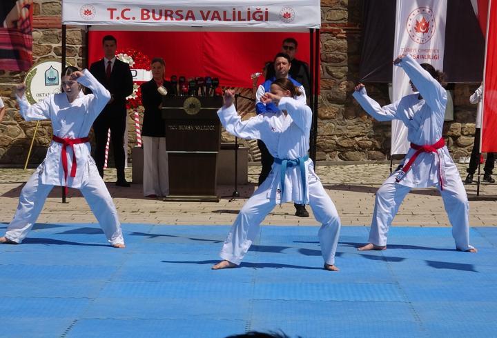 Bursa'da 19 Mayıs Atatürk'ü Anma, Gençlik ve Spor Bayramı coşkusu