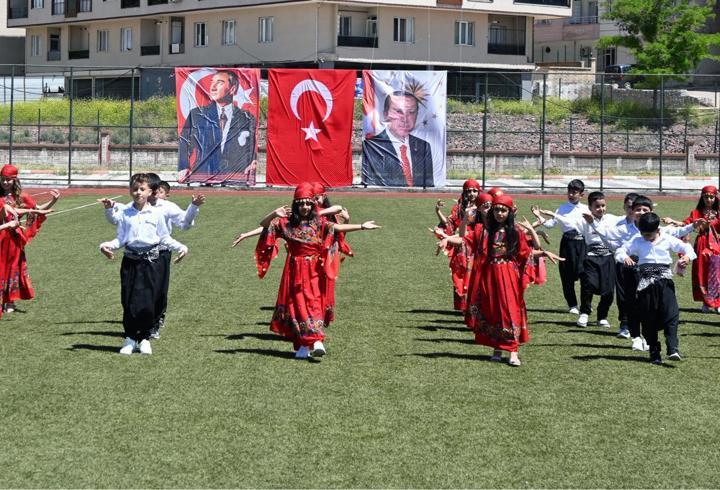 Derik’te 19 Mayıs coşkuyla kutlandı