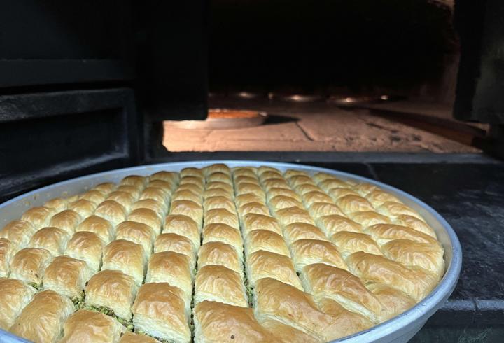 Baklava ustaları 24 saat bayram mesaisinde