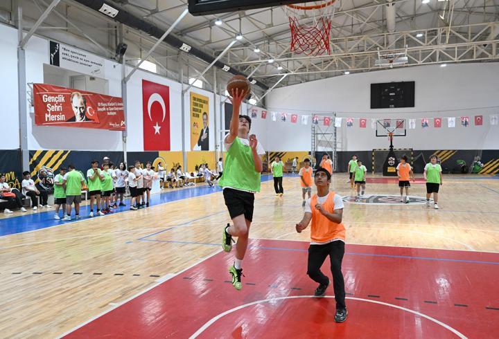 Mersin’de bayram coşkusu turnuvayla taçlandırdı