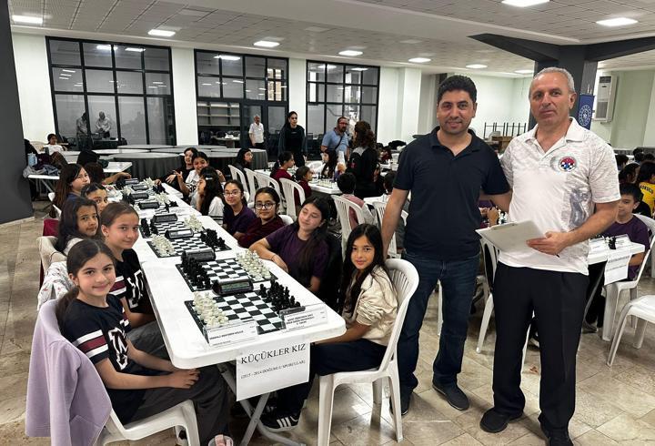 Erdemli’de satranç turnuvası başladı