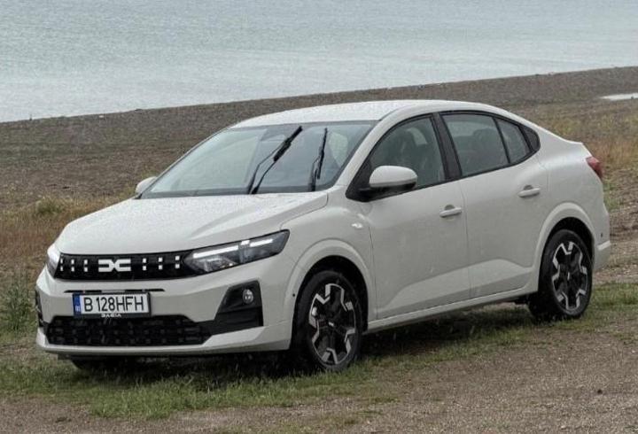 Logan Dacia ailesine geri döndü
