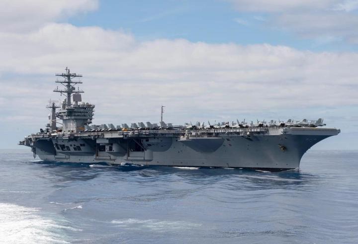 USS Nimitz uçak gemisi Karayipler'de