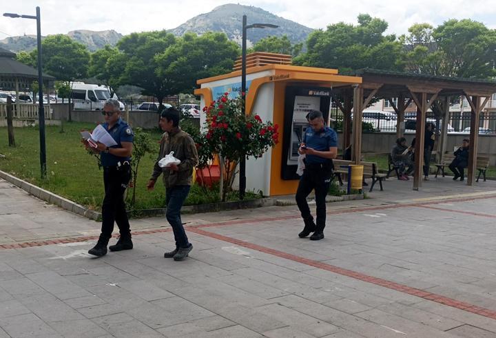 Anahtarı üzerinde bırakılan taksiyi götürmeye çalışmıştı, bu kez ailesinin evini yaktı (2)